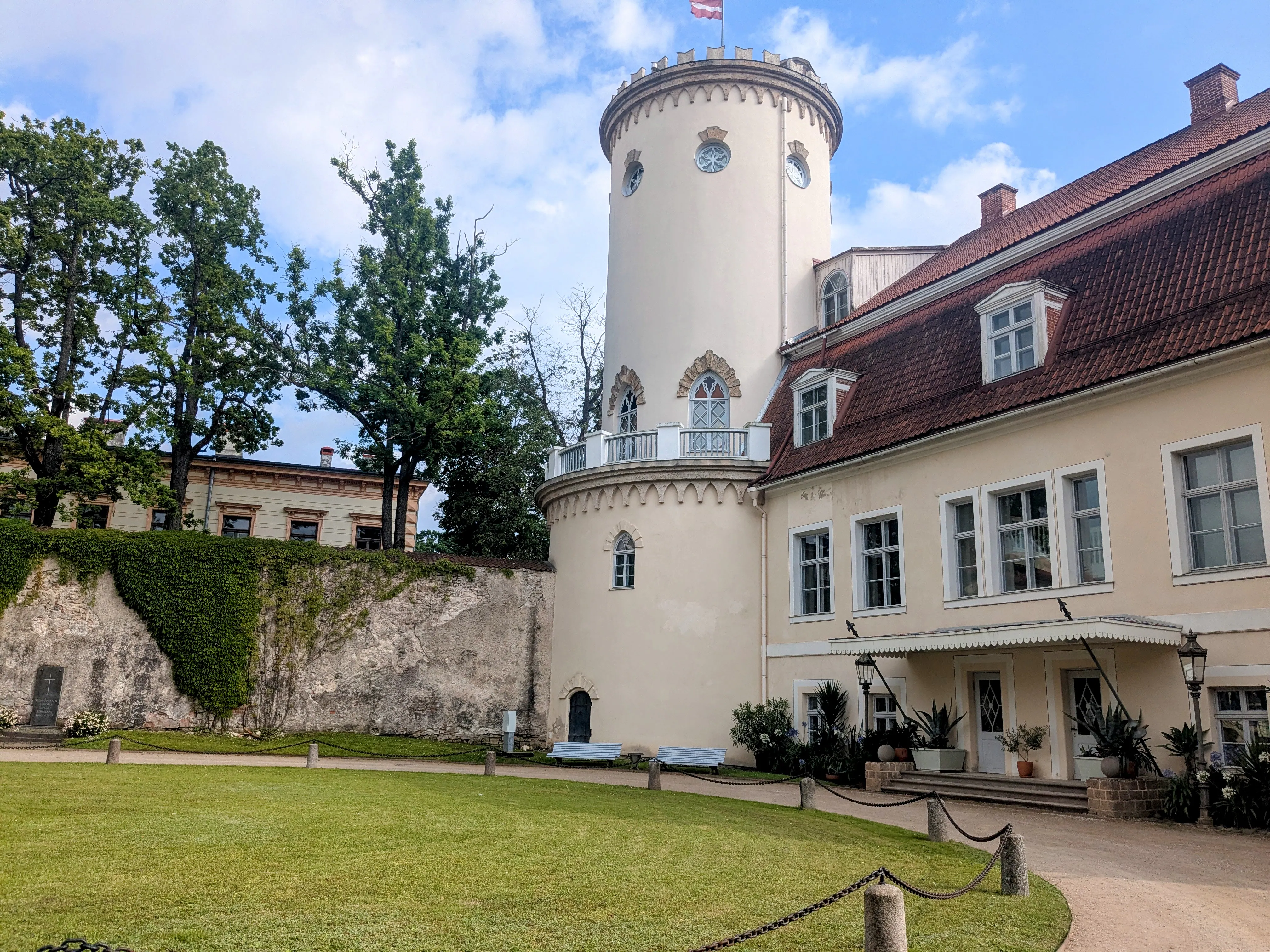 Lademahers Tower beside the New Castle