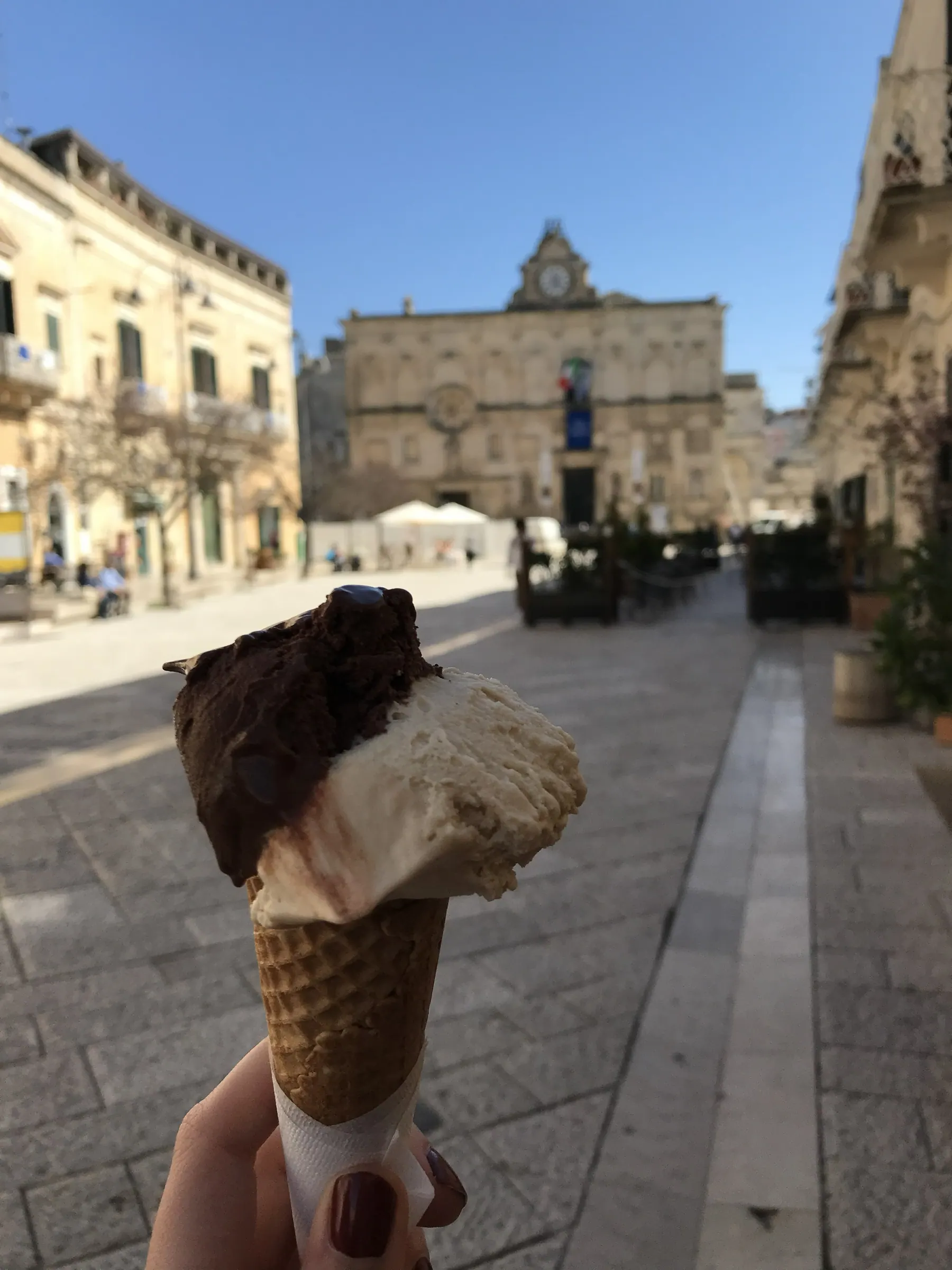 Helado junto a la catedral de Matera
