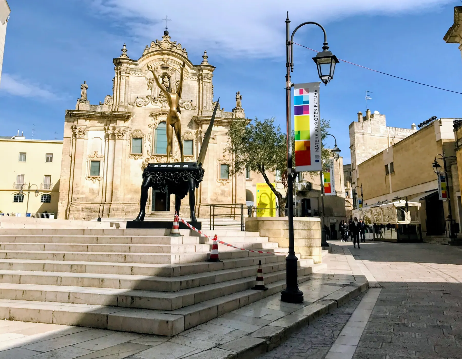 Piazza San Francesco en la parte alta de la ciudad de Matera