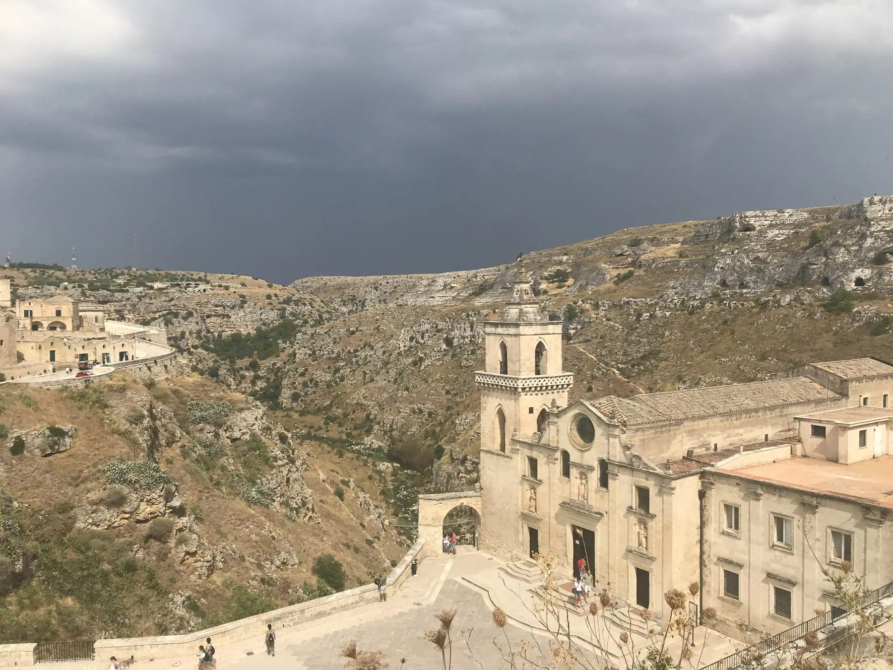 Piazza San Pietro Caveoso bajo Santa Maria de Idris